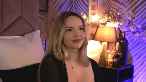 Snapshot of katjolie chatting on 02/13/26, 08:38 KatJolie online show from 02/13/26, 08:38
