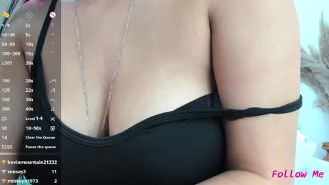  Katriana  online show from 02/23/25, 10:31