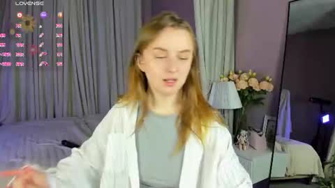 Katrina Bail online show from 06/15/26, 01:08