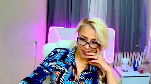katrinacharm online show from 09/10/25, 07:08