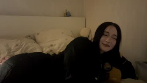 katrineb online show from 07/18/26, 08:23
