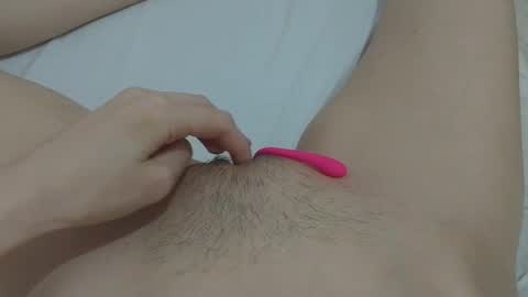 Snapshot of katrinna_arinna chatting on 01/25/25, 12:27 katrina dont forget to give me thumbs up online show from 01/25/25, 12:27