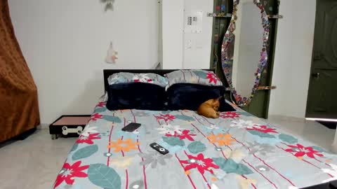 Katrin  online show from 09/30/25, 08:58