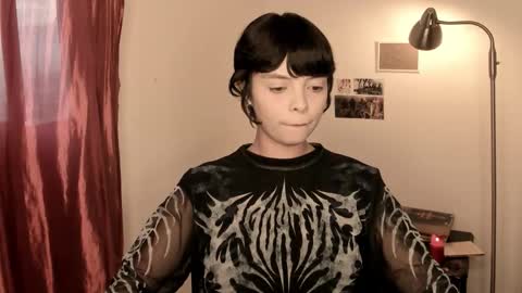 Snapshot of katsurotaro chatting on 09/27/25, 10:26 katsuro online show from 09/27/25, 10:26