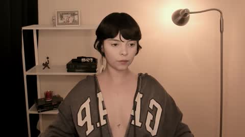 Snapshot of katsurotaro chatting on 10/28/25, 08:44 katsuro online show from 10/28/25, 08:44