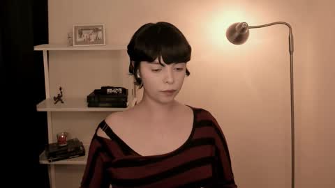 Snapshot of katsurotaro chatting on 10/31/25, 09:05 katsuro online show from 10/31/25, 09:05