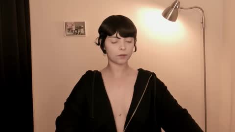 Snapshot of katsurotaro chatting on 11/15/25, 09:11 katsuro online show from 11/15/25, 09:11