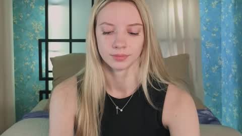 Snapshot of katt_yy chatting on 11/12/25, 05:30 katt_yy online show from 11/12/25, 05:30