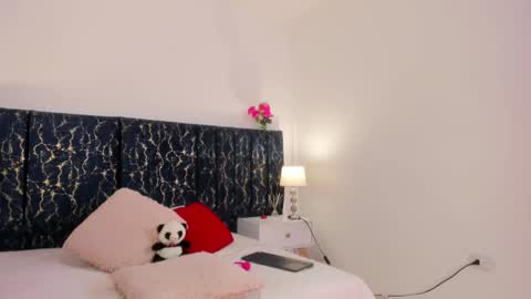 Snapshot of katte_landerr chatting on 03/24/26, 01:16 Katte online show from 03/24/26, 01:16
