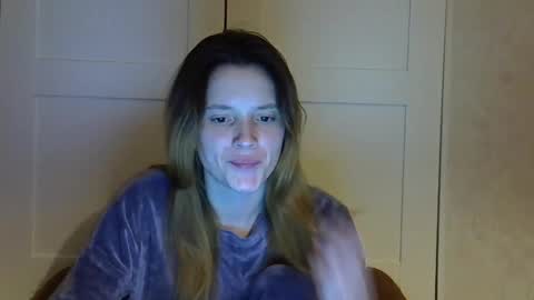 Snapshot of katte_light chatting on 05/31/26, 07:04 katte light online show from 05/31/26, 07:04