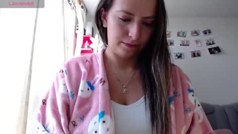 Snapshot of kattie_love chatting on 01/16/25, 08:25 kattie online show from 01/16/25, 08:25