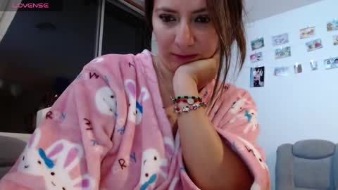 Snapshot of kattie_love chatting on 02/22/25, 10:07 kattie online show from 02/22/25, 10:07