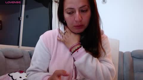 Snapshot of kattie_love chatting on 10/29/25, 07:10 kattie online show from 10/29/25, 07:10