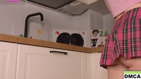 I dont know whats gonna happen today but my name is Katty and lets start being friends online show from 06/25/26, 07:40