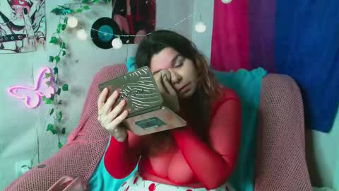 Snapshot of kattixo chatting on 12/16/25, 11:48 Katti online show from 12/16/25, 11:48