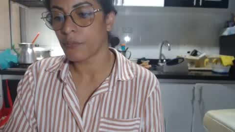 Snapshot of kattleyagray chatting on 09/28/25, 02:33 KattleyaGrey online show from 09/28/25, 02:33