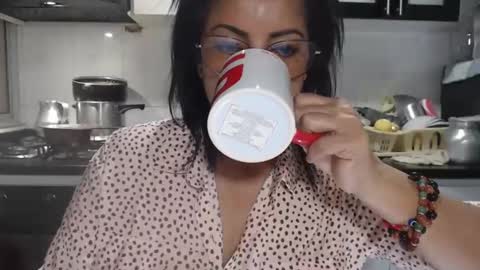 Snapshot of kattleyagray chatting on 11/22/25, 08:08 KattleyaGrey online show from 11/22/25, 08:08