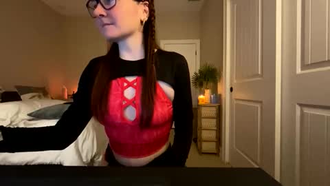 Josie live show Tuesday Wednesday and Thursday online show from 11/26/25, 10:44