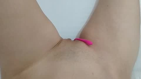 Snapshot of kattrinah_nikitta chatting on 10/12/25, 01:21 nikitta online show from 10/12/25, 01:21