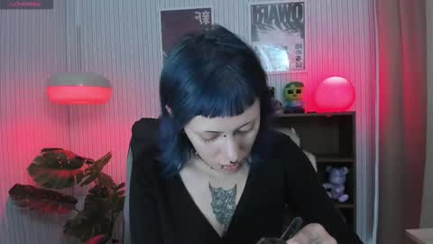 Katt Uwu online show from 09/12/25, 01:11