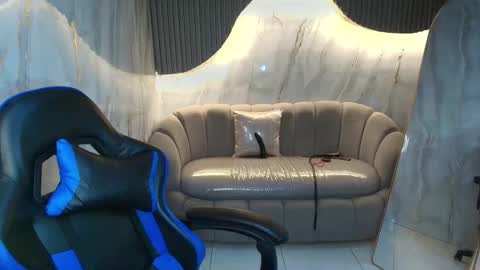 Snapshot of katty_berry_r chatting on 10/23/25, 08:18 Katty online show from 10/23/25, 08:18