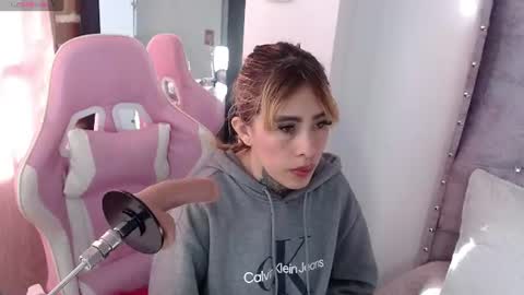 Snapshot of katty_candyy chatting on 06/12/26, 12:37 Katherine online show from 06/12/26, 12:37