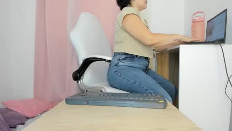 Katty online show from 12/16/25, 07:08