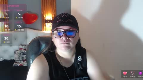 Snapshot of katty_findom_ chatting on 03/05/26, 09:27 katty online show from 03/05/26, 09:27