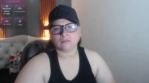 Snapshot of katty_findom_ chatting on 03/15/26, 09:59 katty online show from 03/15/26, 09:59
