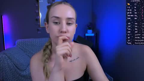 katty_kitty1 online show from 09/17/25, 09:38