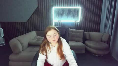 Snapshot of katty_rose8 chatting on 10/27/25, 06:28 Katty online show from 10/27/25, 06:28