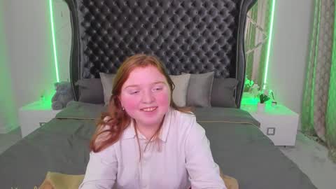 Snapshot of katty_rose8 chatting on 11/27/25, 11:01 Katty online show from 11/27/25, 11:01