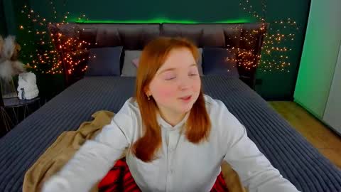 Snapshot of katty_rose8 chatting on 11/30/25, 06:56 Katty online show from 11/30/25, 06:56