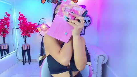 Snapshot of katty_rounds chatting on 10/30/25, 12:17 katty_rounds online show from 10/30/25, 12:17