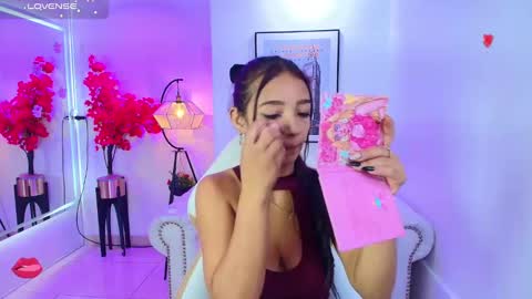 Snapshot of katty_rounds chatting on 11/04/25, 12:04 katty_rounds online show from 11/04/25, 12:04