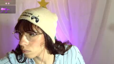 Snapshot of kattycat_ chatting on 12/17/25, 05:02 kattycat_ online show from 12/17/25, 05:02