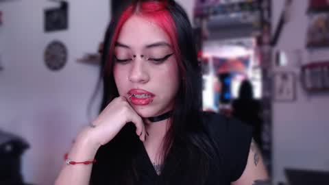      online show from 01/11/25, 09:15