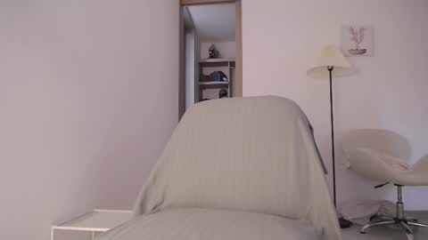  K a t  y  online show from 07/13/26, 01:03