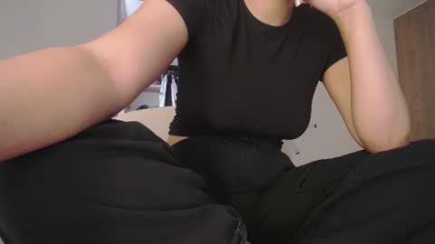  K a t  y  online show from 07/23/26, 05:44