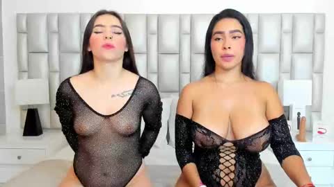 katy blonde girl and paola big boobs online show from 02/20/25, 07:52
