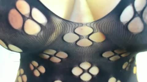 katy blonde girl and paola big boobs online show from 06/16/26, 07:49