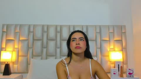 katy blonde girl and paola big boobs online show from 07/15/26, 07:41