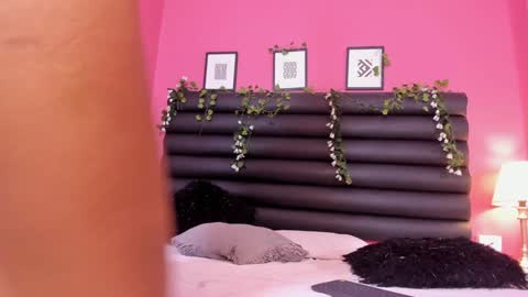 katy_contreras online show from 12/31/24, 10:26