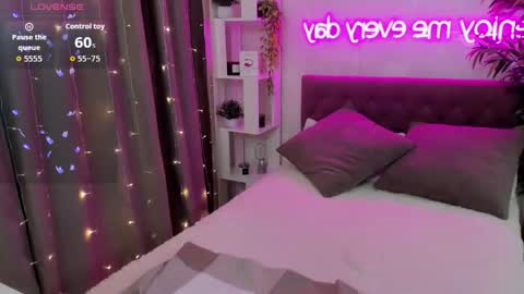 Kate online show from 10/31/25, 06:58