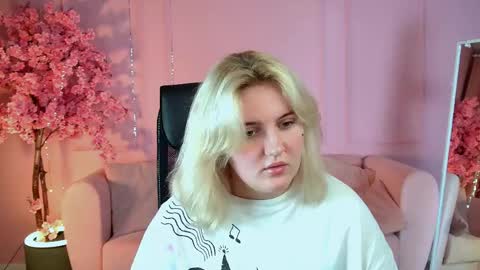 Snapshot of katybriggs chatting on 05/15/26, 05:14 Katy online show from 05/15/26, 05:14