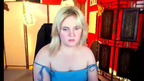 Snapshot of katybriggs chatting on 06/15/26, 09:33 Katy online show from 06/15/26, 09:33
