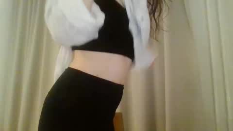 Snapshot of kawaii_snowflake chatting on 10/11/25, 10:41 kawaii snowflake online show from 10/11/25, 10:41