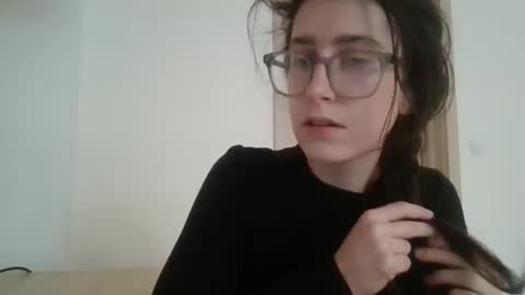 Snapshot of kawaii_snowflake chatting on 11/30/25, 12:53 kawaii snowflake online show from 11/30/25, 12:53