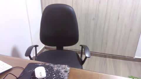  Khawit  online show from 02/11/25, 08:05