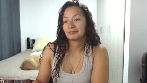 Snapshot of kawit1 chatting on 11/19/25, 06:02 Khawit online show from 11/19/25, 06:02